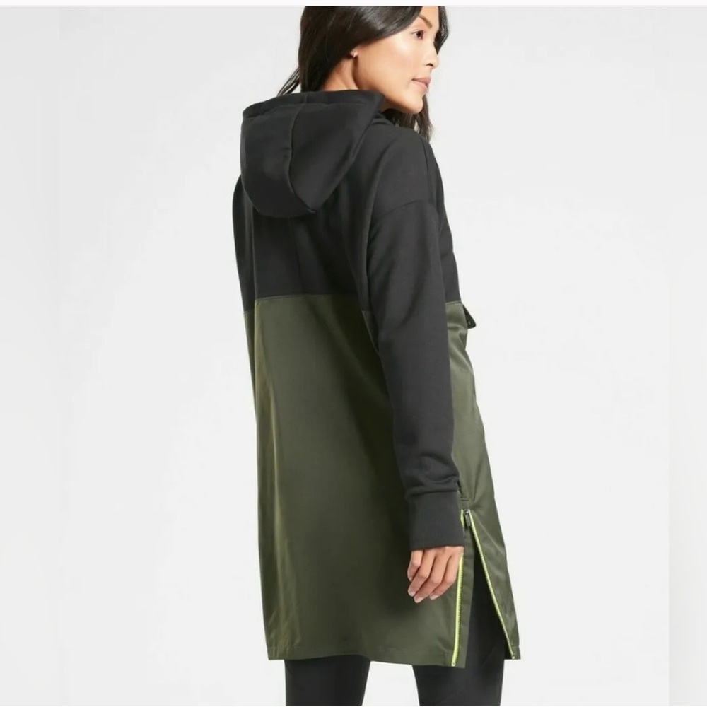 NWT - Athleta  Radiant Hybrid dress.  Super cool !